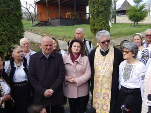 Primarul din Adncata, Viorel Cucu, spune ca acest festival aduce un plus de valoare comunei