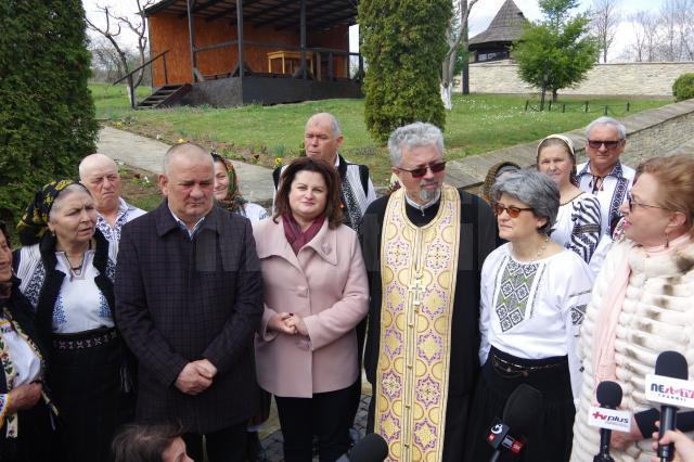 Primarul din Adncata, Viorel Cucu, spune ca acest festival aduce un plus de valoare comunei