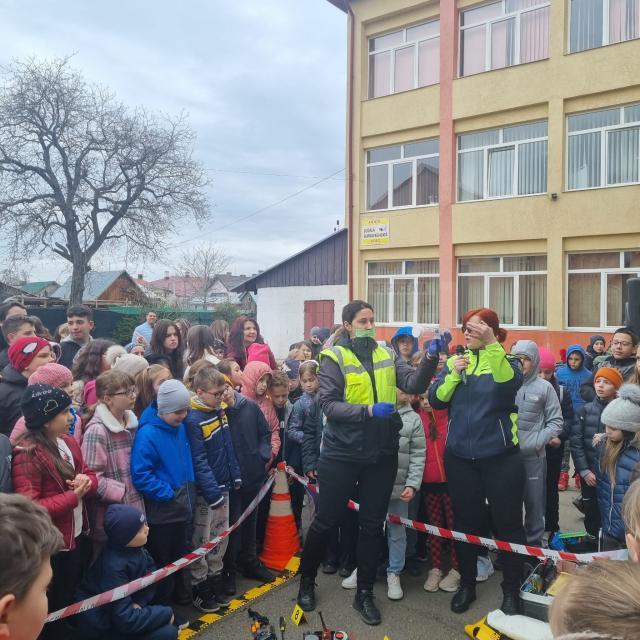 Maraton al prevenirii accidentelor rutiere în școlile din zona Rădăuți