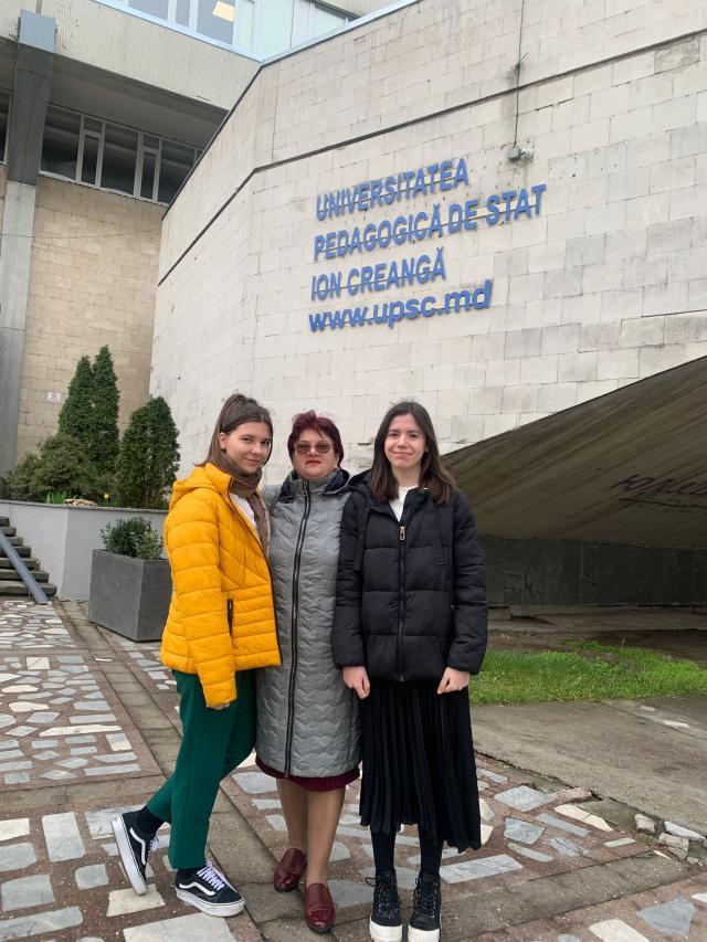 Cupa Mare și medalie de argint pentru două eleve ale Liceului Filadelfia, la un concurs de cercetare