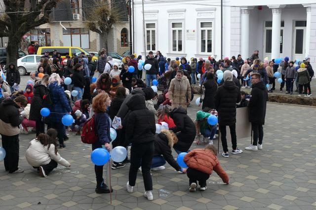 Marșul de Conștientizare a Autismului, la Fălticeni