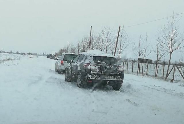 Circulația pe mai multe drumuri județene din zona Verești-Fântânele, un adevărat coșmar