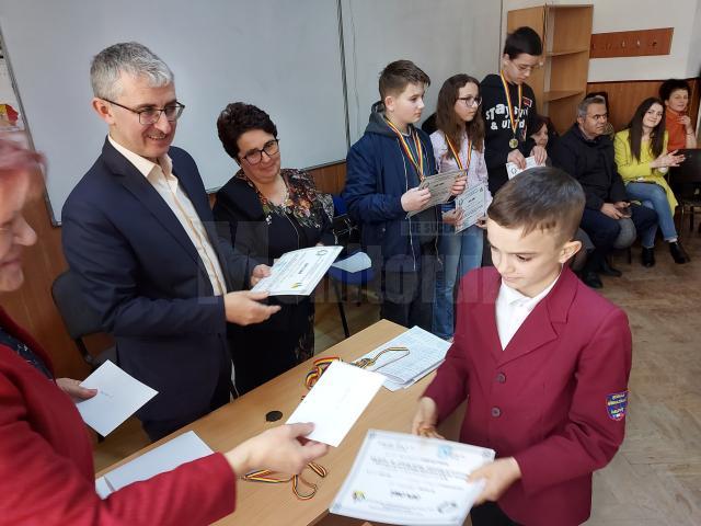 Concurs de matematică pentru elevii din mediul rural, la Pârteștii de Jos