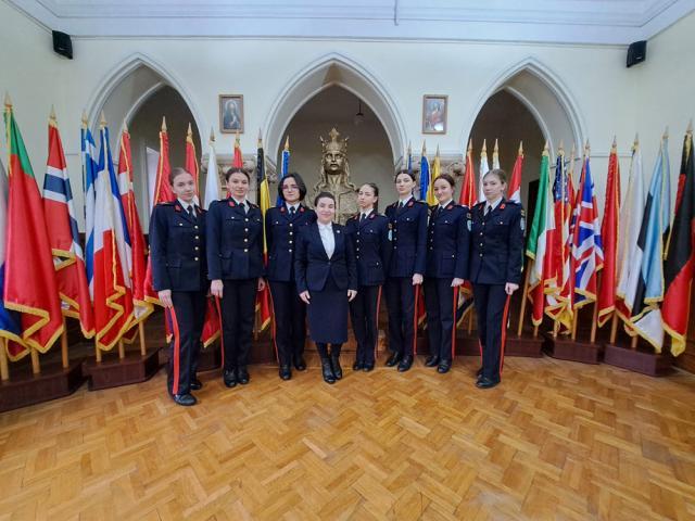 Loc pe podium pentru o elevă a Colegiului Militar, la un concurs mondial de eseuri