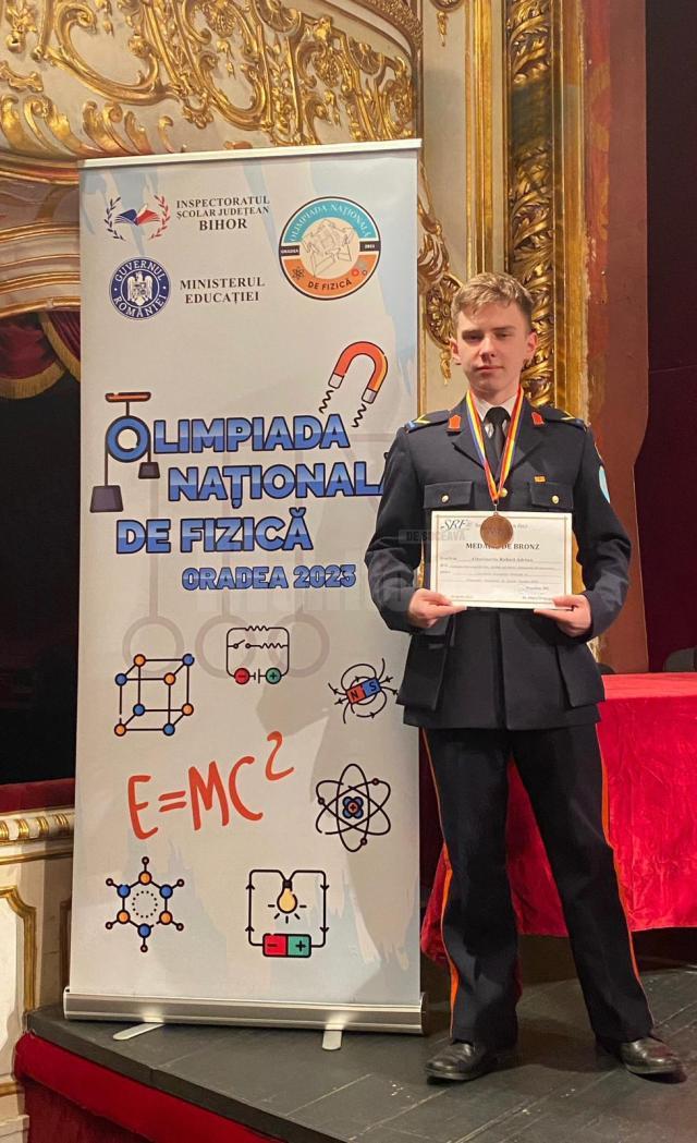 Cîrstinariu Robert Adrian, de la Colegiul Naţional Militar - medalie de bronz