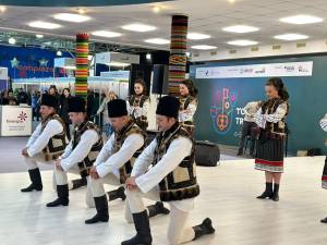 Spectacole de folclor românesc și demonstrații de artă populară, la targul internațional de turism de la Chișinău