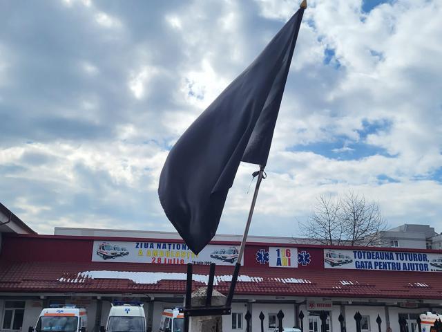 Ambulanța Suceava a arborat steagul negru de doliu în memoria fostului director Daniel Martiniuc