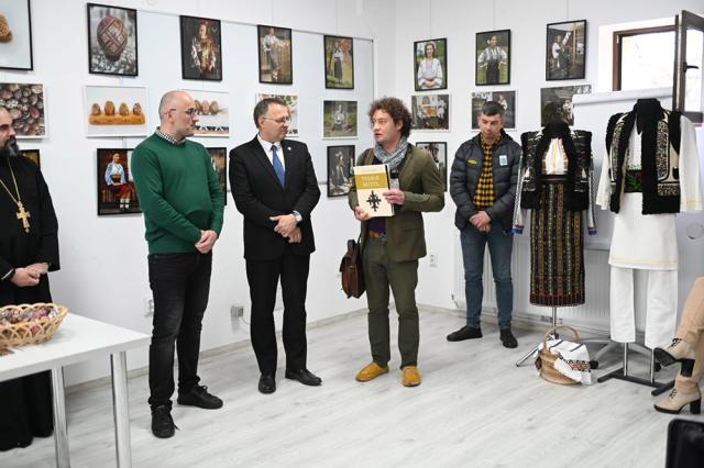 Expoziția „Tradiție prin fotografie” la Galeria de Artă Zamca