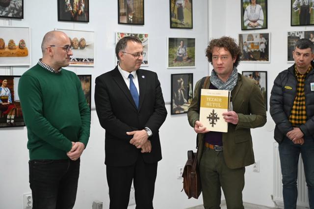 Expoziția „Tradiție prin fotografie” la Galeria de Artă Zamca