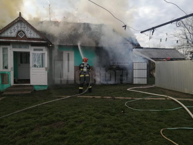 Un bărbat a suferit arsuri într-un incendiu izbucnit la o casă din comuna Fântâna Mare