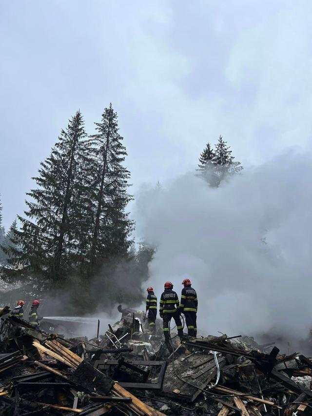 Prejudiciu de 500.000 de euro în urma incendiului de la cabana de pe TransRarău