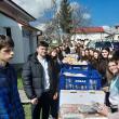 40 de familii necăjite din Mușenița au primit alimente pentru masa de Paște din partea voluntarilor ATOS