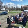 40 de familii necăjite din Mușenița au primit alimente pentru masa de Paște din partea voluntarilor ATOS