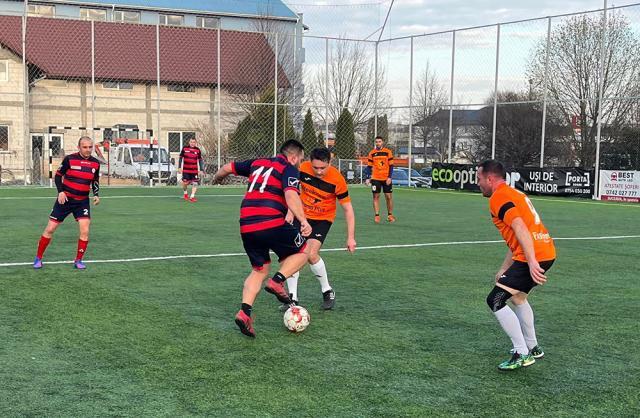 Campionatul de old-boys a început cu meciuri spectaculoase