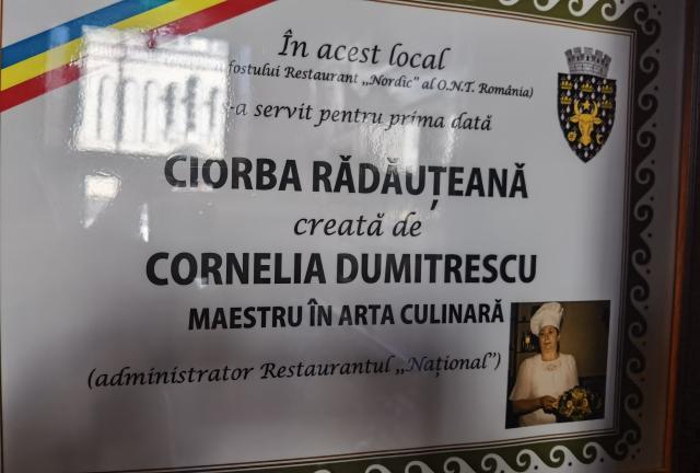 Diploma care atestă originea ciorbei rădăuțene, afișată la intrare în Restaurantul Național