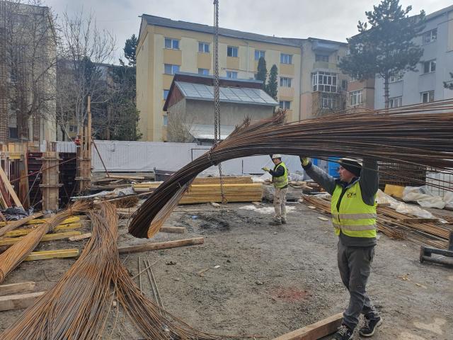 Lucrările de la sala de sport de la Școala Nr. 10