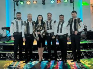 Sute de participanți la „Balul Huțanilor” de la Vatra Moldoviţei și la „Balul Primăverii” de la Vicovu de Jos