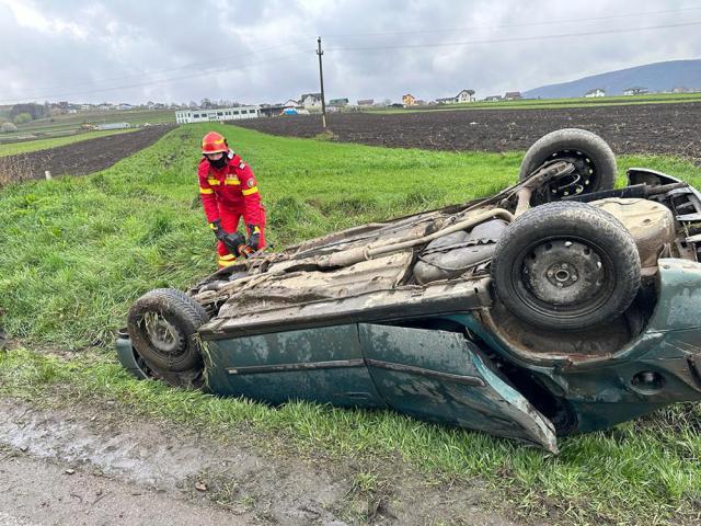 Cele două mașini implicate în accidentul de la Pătrăuţi