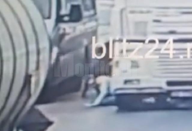Un șofer de tir din Suceava a trecut peste o femeie care traversa pe trecerea de pietoni