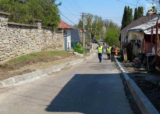 Pe străzile Ștefăniță Vodă și Luca Arbore, din zona centrală a Sucevei, au început lucrările de reabilitare şi modernizare