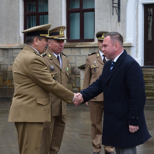 Colegiul Militar a împărțit peste 500 de pachete veteranilor de război din șase județe