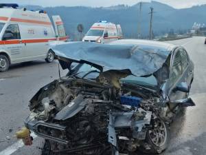 Accident grav în pasul Mestecăniș cu doi minori și doi adulți răniți