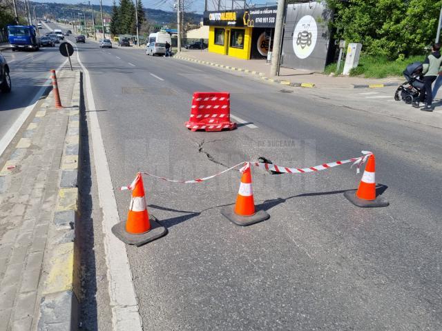 Crater apărut pe bulevardul principal al Sucevei, în Burdujeni, între stația IRIC si Orizont Plaza 2