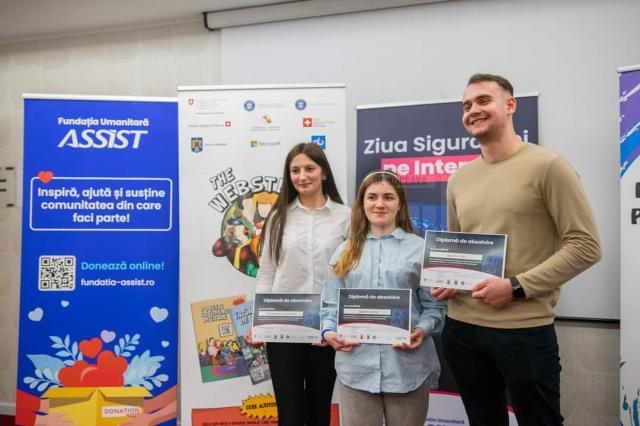 Zeci de elevi și studenți, îndrumați să nu cadă în capcanele din era digitală