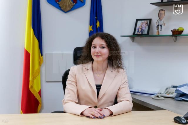 Ziua Națională a Tineretului, petrecută de tinerii suceveni alături de viceprimarul Lucian Harșovschi, pe teren și la birou