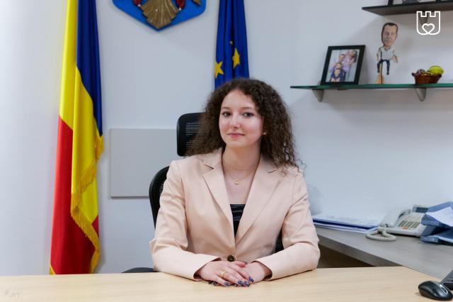 Ziua Națională a Tineretului, petrecută de tinerii suceveni alături de viceprimarul Lucian Harșovschi, pe teren și la birou