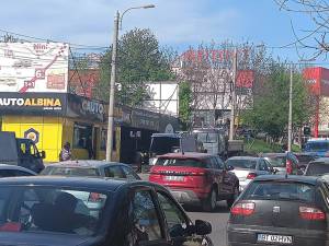 Coșmar în traficul din Suceava după închiderea a două benzi pe Calea Unirii