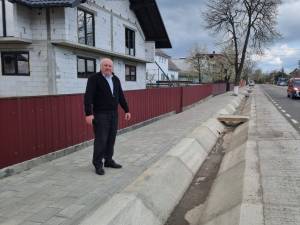 Primarul Ion Cotoară: „Am decis să facem un efort de la bugetul local în principal pentru siguranța circulației și siguranța locuitorilor comunei noastre”