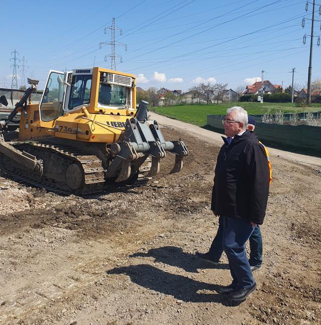 Ritm bun de lucru la ruta alternativă Suceava - Ipotești, care va facilita accesul și pentru cei din cartierul Europa, amenajat de Primăria Suceava