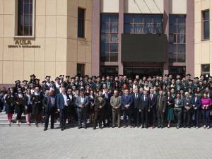 Președintele ASFOR alături de noua generație de silvicultori și profesorii de la Facultatea de Silvicultură din Brașov, care a împlinit 75 de ani de existență