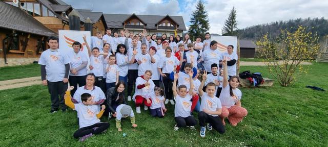 Asociația Teona Ariana a organizat o nouă tabără pentru copii cu autism, copii cu sindrom Down și părinții acestora