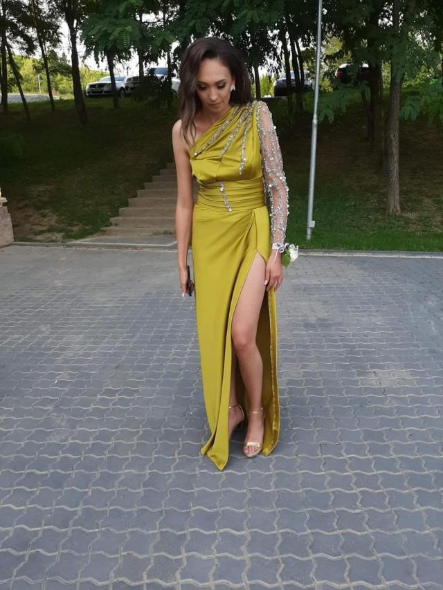 Atelierul Royal Couture Suceava: îmbrăcăminte damă pe comandă, broderii, imprimeuri, retușuri, ajustări