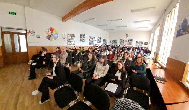 10 mai, sărbătorit la Colegiul ,,Hurmuzachi Rădăuți