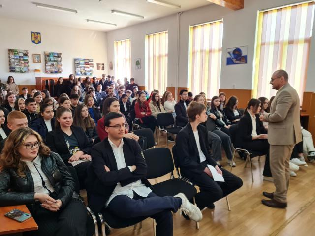 10 mai, sărbătorit la Colegiul ,,Hurmuzachi Rădăuți