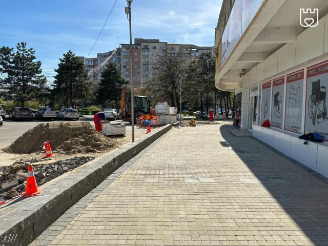 Lucrările de reabilitare a scărilor și aleilor pietonale au ajuns în cartierul Obcini