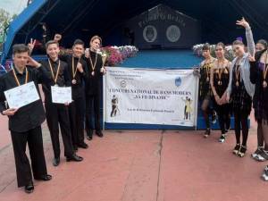Formația „Adalis” de la Palatul Copiilor Suceava a obținut medalii de aur la un concurs național de dans, desfășurat la Brăila