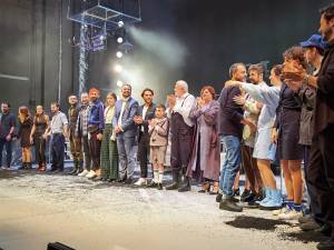 Actorii teatrului sucevean au deschis oficial festivalul cu premiera spectacolului ”Livada”, după A.P. Cehov, în regia lui Slava Sambriș