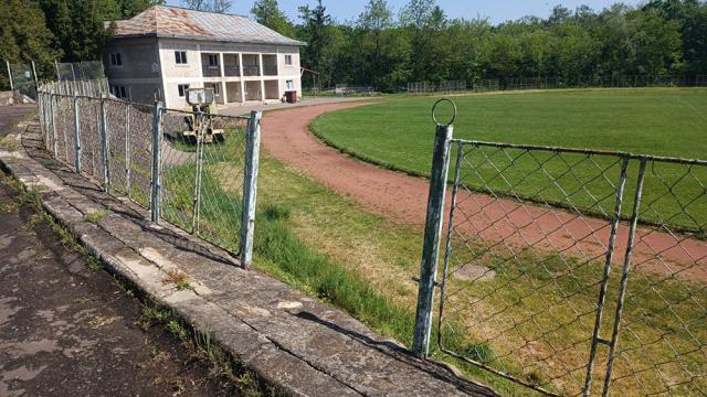 Stadionul ”Nada Florilor” din Fălticeni, o ruină