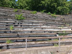Stadionul ”Nada Florilor” din Fălticeni, o ruină
