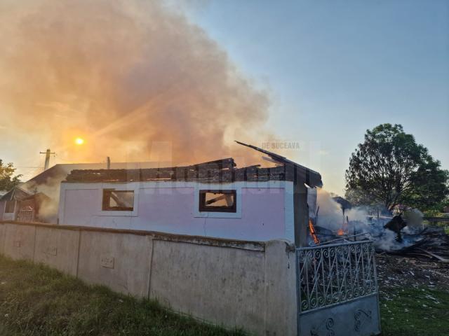 Casa afectată de incendiu