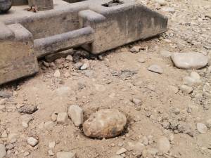 Grenadă găsită pe un drum din Moara unde se executau lucrări de asfaltare