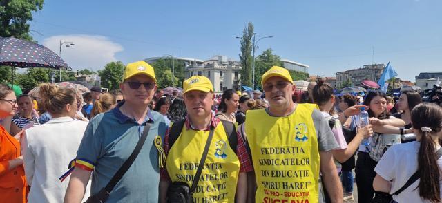 Sucevenii Traian Pădureţ şi Petru Gorea au participat la protestul de la București