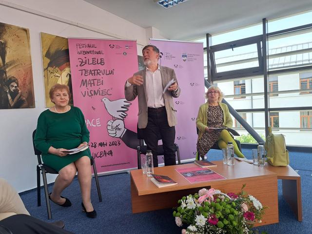 Angela Zarojanu, Matei Vișniec și Elena Brândușa Steiciuc. Foto Alina Mihăescu