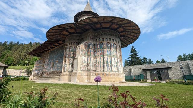 „Voroneţ – 535 de ani de la zidire”, eveniment istoric, cultural-religios, cu invitați de renume, la mănăstirea ctitorită de voievodul Ștefan cel Mare și Sfânt