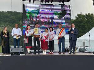 „Taraful Vicovenilor” a câștigat Trofeul Festivalului Național „Geagu Cătăroiu” de la Tismana, ediția a VI-a  (7).jpg