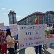 Circa 2.000 de profesori, în stradă, la Suceava. Protestatarii au pichetat sediile PSD și PNL